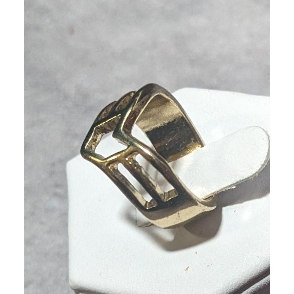 Other Gold Tone Slotted Chevron Fashion Ring Size 5 3/4 Size ONE SIZE - 4 Thumbnail