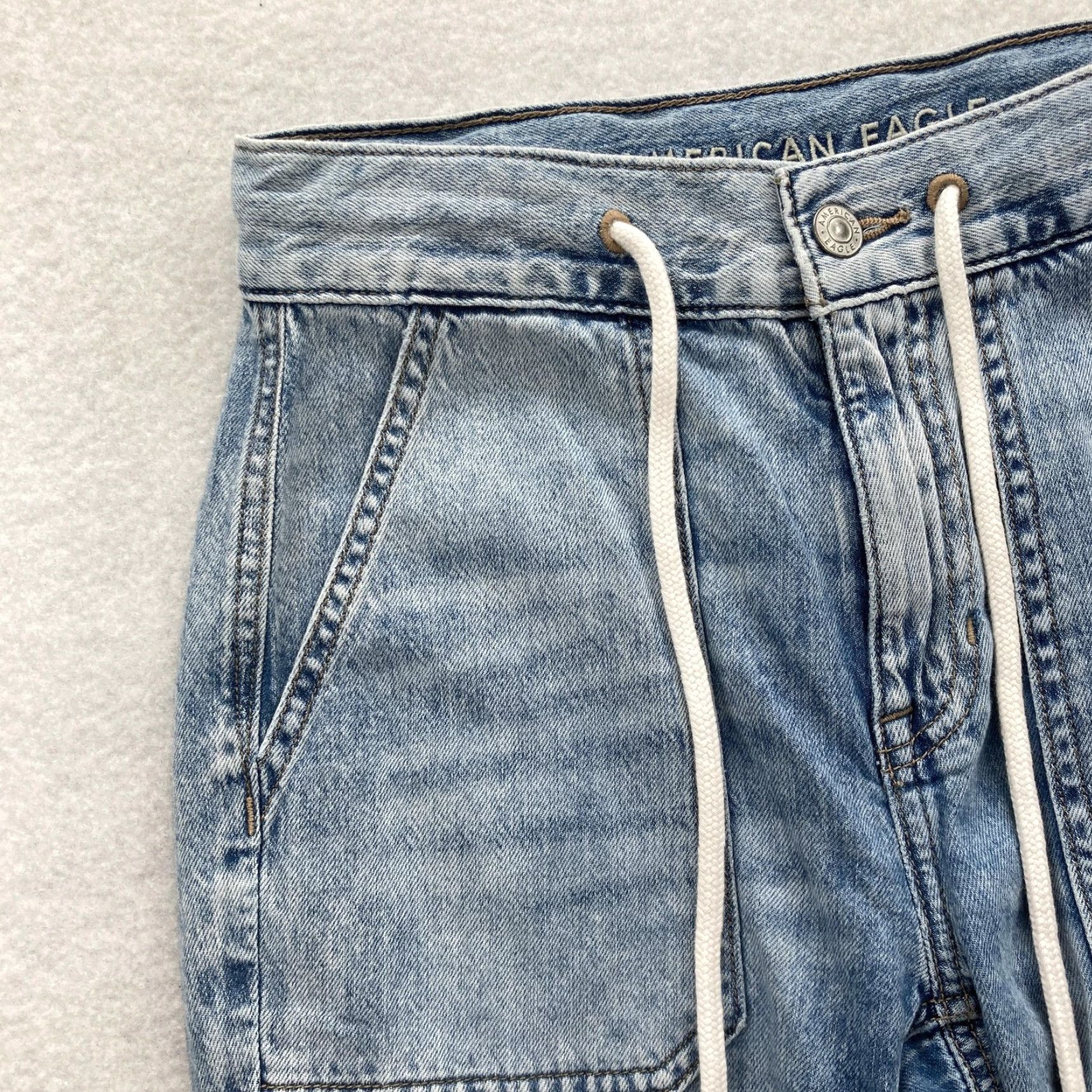 American Eagle Outfitters VINTAGE American Eagle Jeans Womens 00 Light Wash Cargo Jogger Drawstring Elastic Hem Size 24" / US 00 / IT 34 - 4 Thumbnail