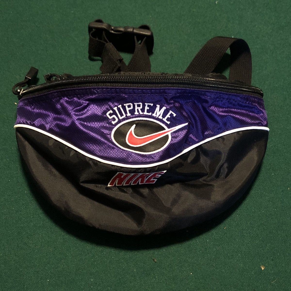 Supreme nike discount shoulder bag purple