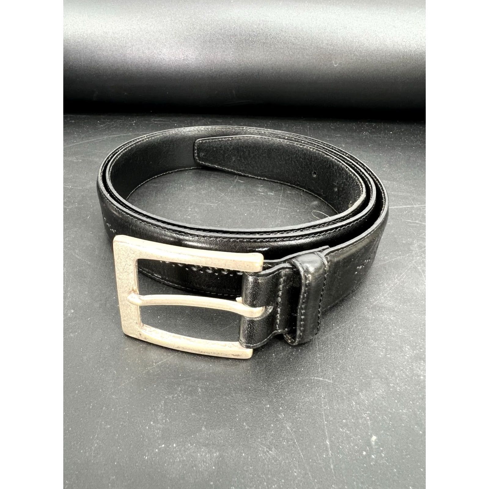 Allen Edmonds Allen Edmonds Mens Dress Belt Black Leather Made In USA Brass Buckle Geometric Pattern One Size Regular USA Mens Belt Size ONE SIZE - 2 Thumbnail