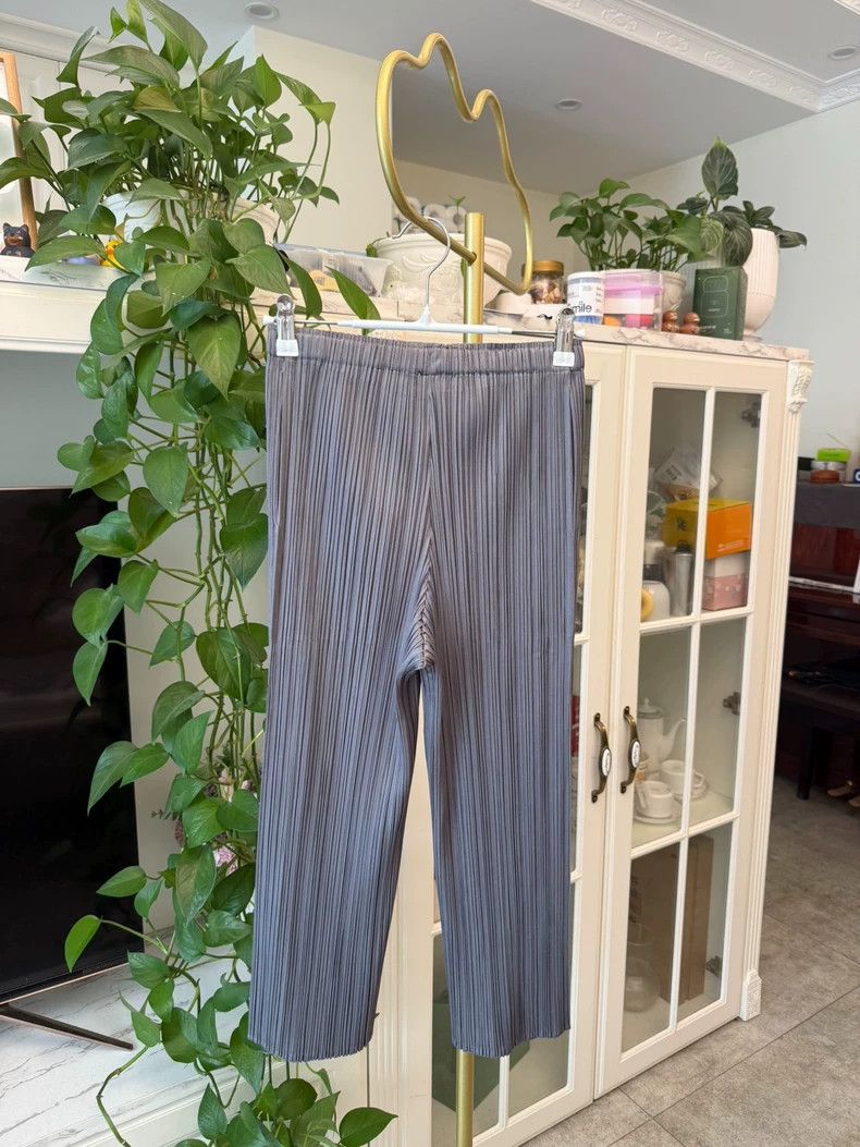 Issey Miyake Issey Miyake size:1 Dark grey pleated trousers Size 31" - 5 Thumbnail