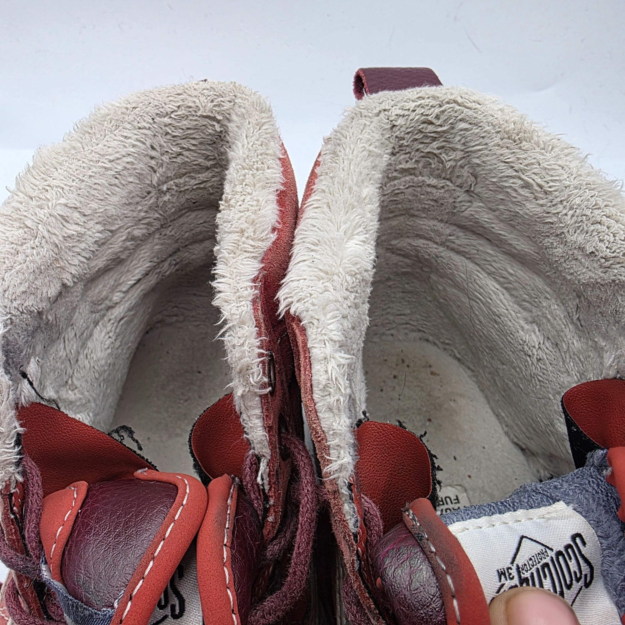 Vans Vans Sk8 Hi Top MTE Womens Size 7 Red Shoes Scotchgard Outdo Size US 7 / IT 37 - 9 Thumbnail