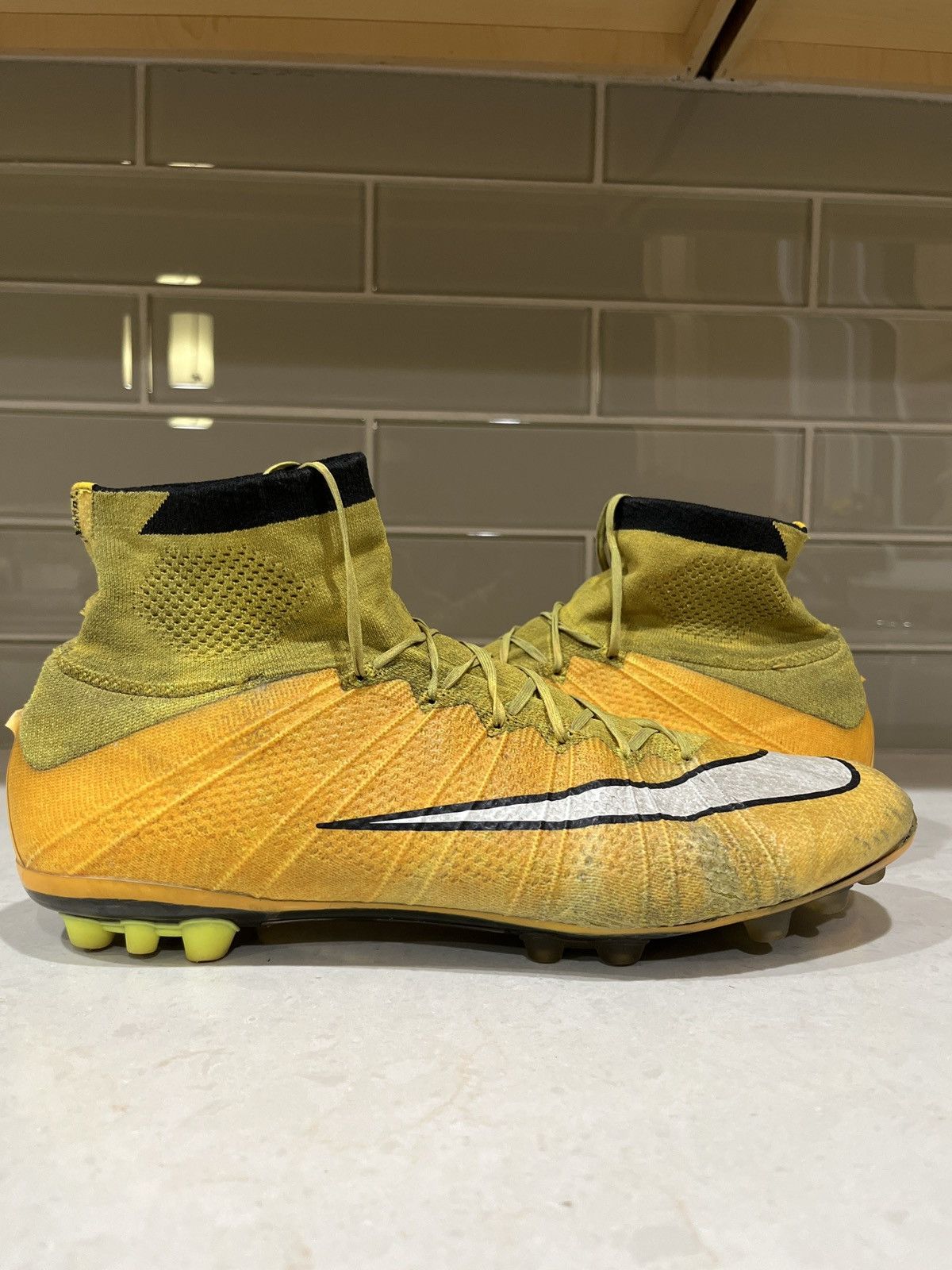 Mercurial superfly 4 laser orange best sale