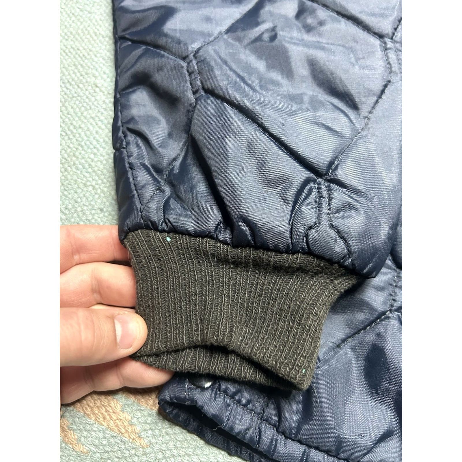 Vintage VINTAGE 1960s diamond quilted jacket navy blue full zip nylon men’s small Quilted Jacket Navy Blue Mens Small Size US S / EU 44-46 / 1 - 2 Thumbnail