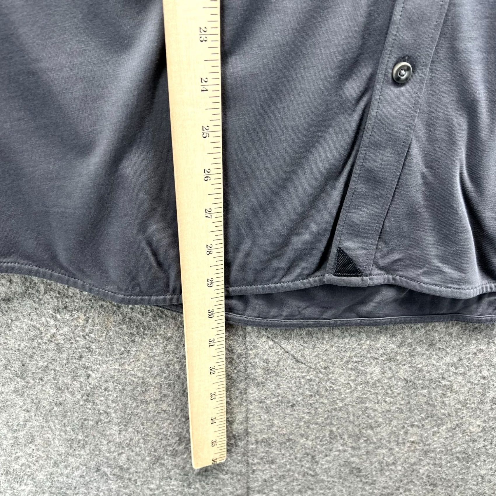 UNTUCKit UNTUCKit Shirt Men XL Adult Grey Button-Down Wrinkle Resistant Collared Long Sleeve Business Casual Formal Workwear Size US XL / EU 56 / 4 - 7 Thumbnail