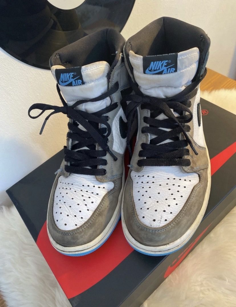 Nike Air Jordan 1 High OG White/ University Blue-Black Size US 10 / EU 43 - 2 Thumbnail