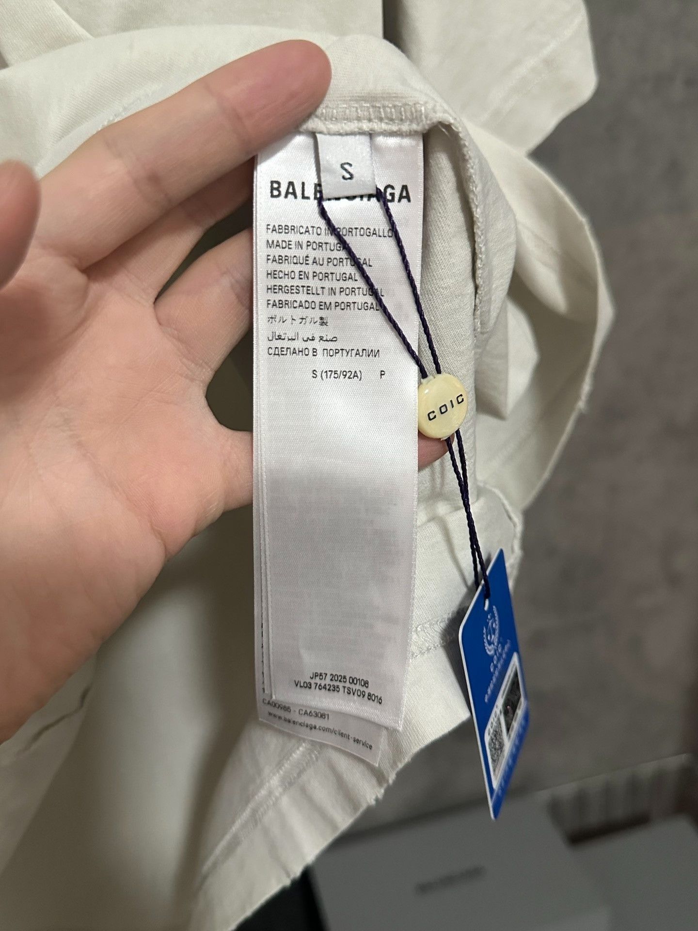 Balenciaga Balenciaga 25SS Embroidered Logo Distressed T-Shirt Size US S / EU 44-46 / 1 - 4 Thumbnail