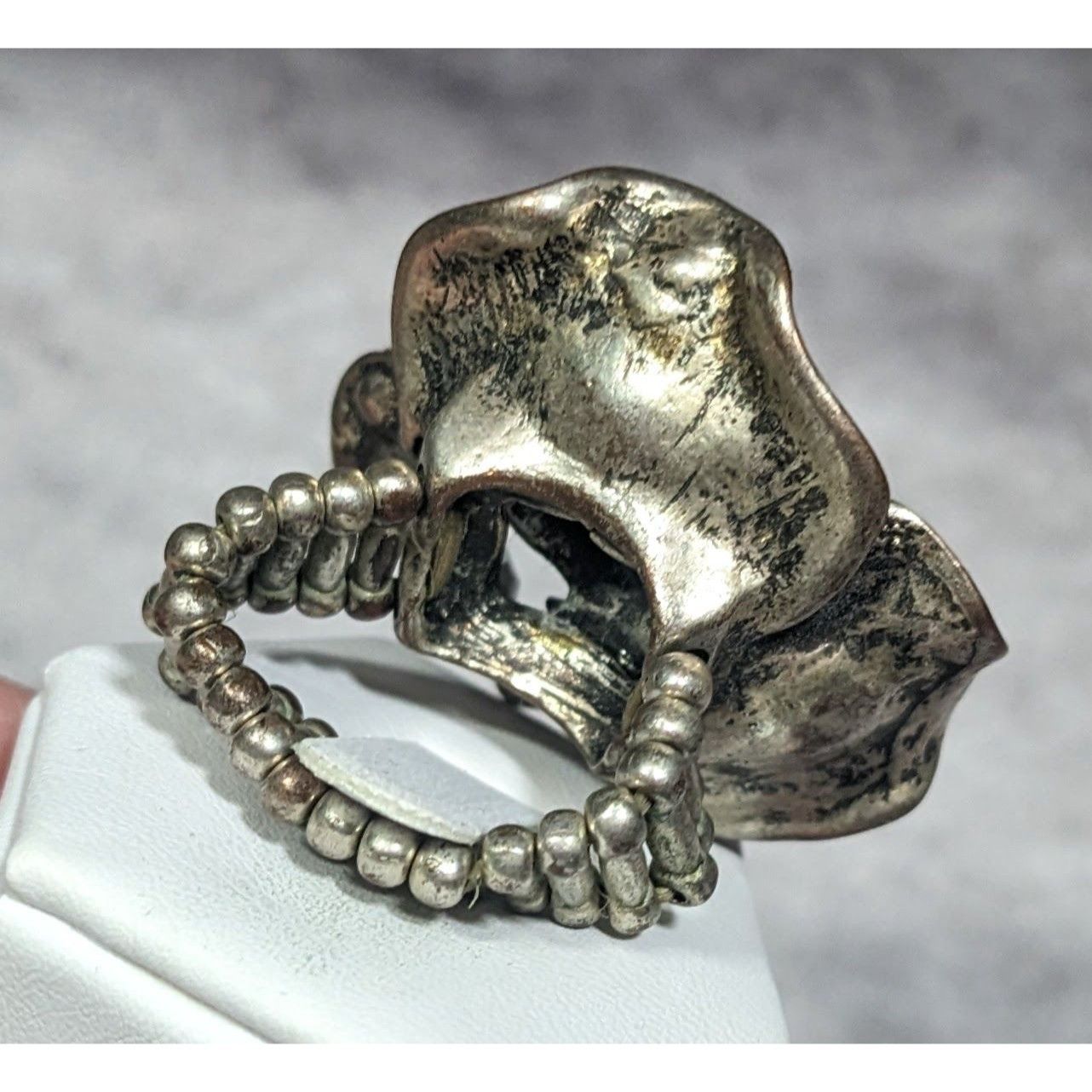 Other Vintage Glam Chunky Floral Silver Tone Stretch Ring Size 8 Size ONE SIZE - 6 Thumbnail