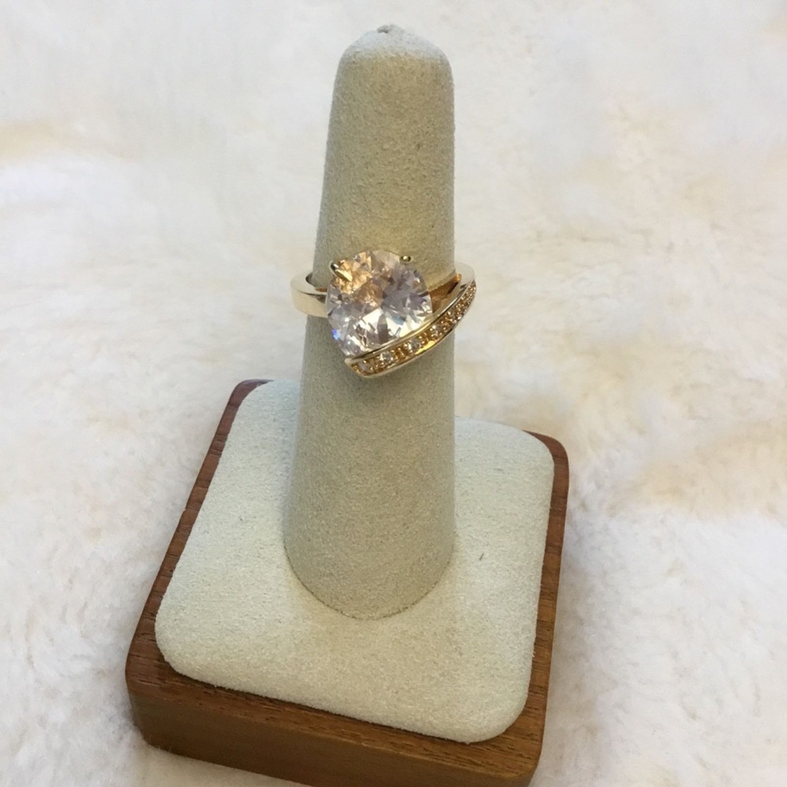 Other Gold Oval Stone Wrapped Ring Size ONE SIZE - 1 Thumbnail
