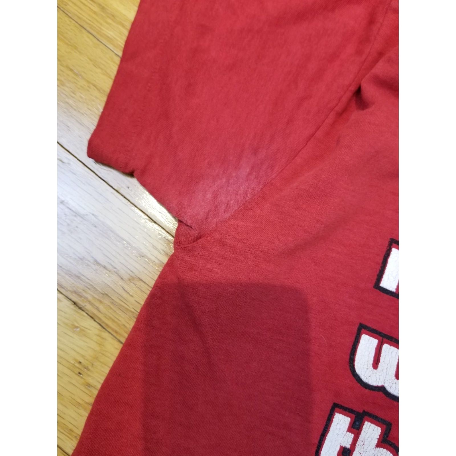 Vintage VINTAGE 80' ON THE ROAD WITH THE HAWKS HILAND BASKEBALL RED T-SHIRT SZ M WORN T-Shirt Size US M / EU 48-50 / 2 - 7 Thumbnail