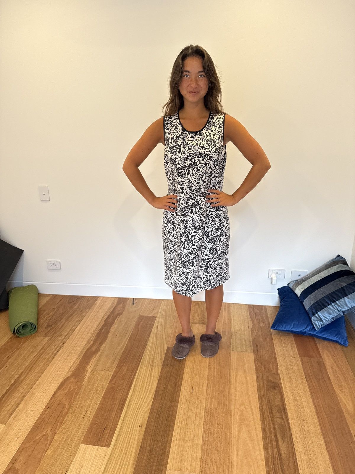Other Anna Thomas monochrome flowers - perfect corporate length Size L / US 10 / IT 46 - 2 Thumbnail