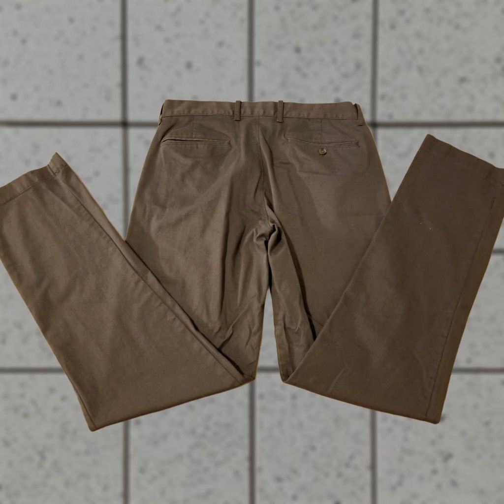 J.Crew J. Crew Khaki Pants 32x34 Gray Cotton Chino Stretch Men Pants Slim Regular Inseam 34 Size US 32 / EU 48 - 1 Thumbnail