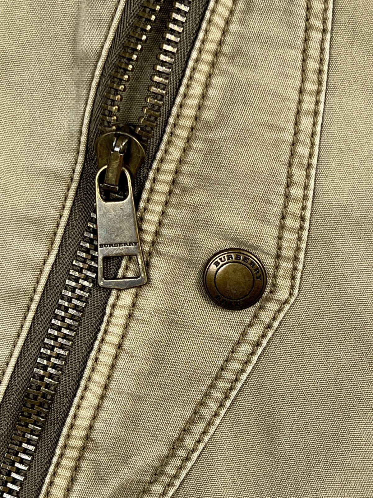 Burberry Burberry Brit Military Style Cargo Pants (Y0605) Size 32" / US 10 / IT 46 - 4 Thumbnail