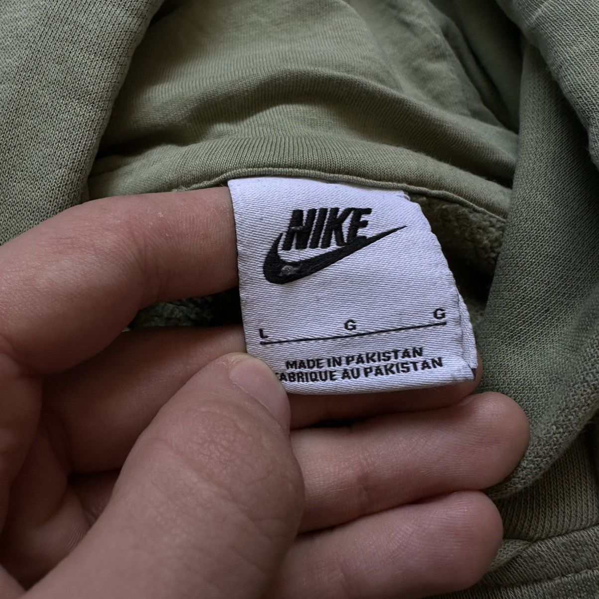 Y/Project VTG Nike Hoodie Centre Logo Size L Trashed Olive 00s USA Hyp Size US L / EU 52-54 / 3 - 13 Thumbnail