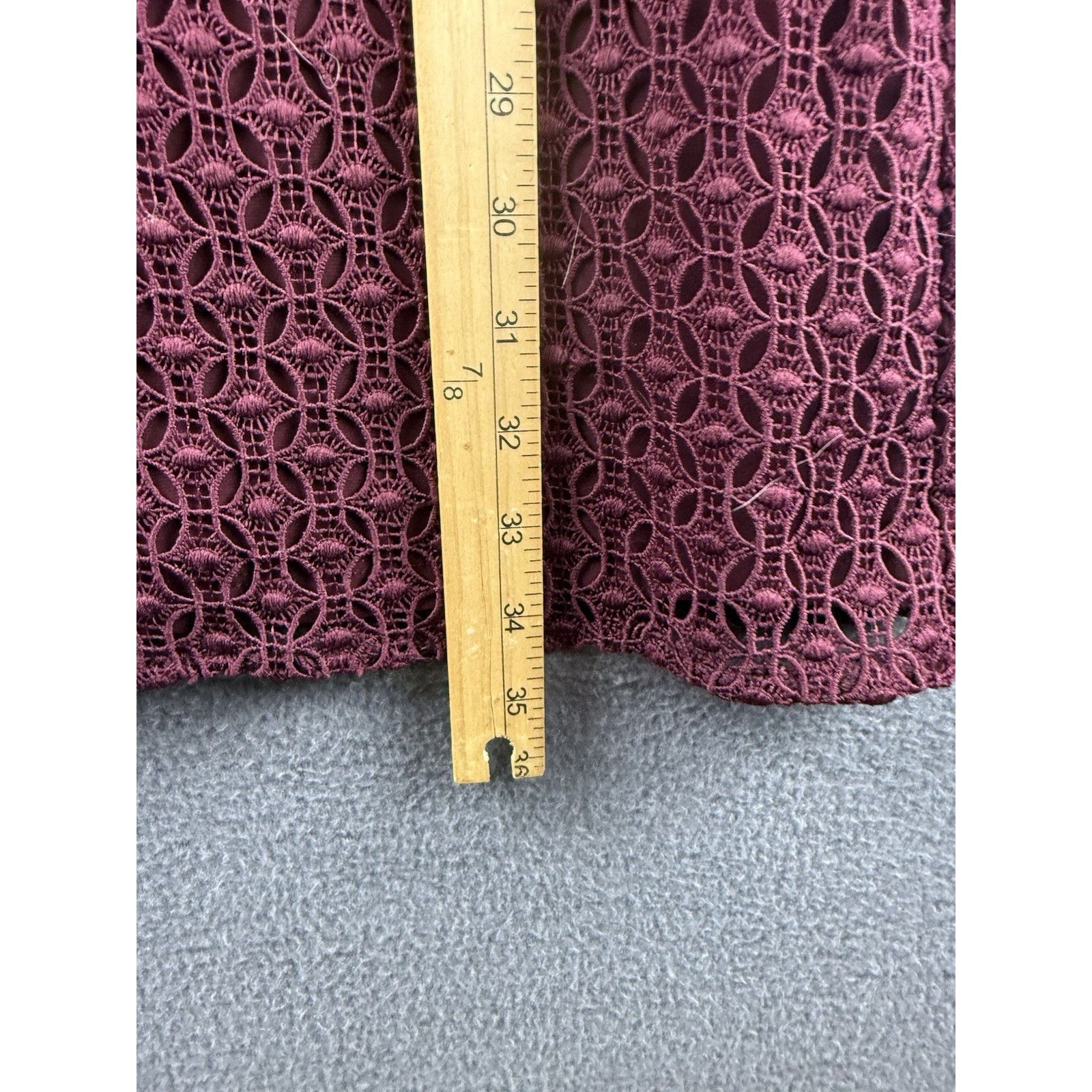 Lauren Ralph Lauren Lauren Ralph Lauren Maroon Lace Eyelet Dress Lined size 6 Size M / US 6-8 / IT 42-44 - 4 Thumbnail