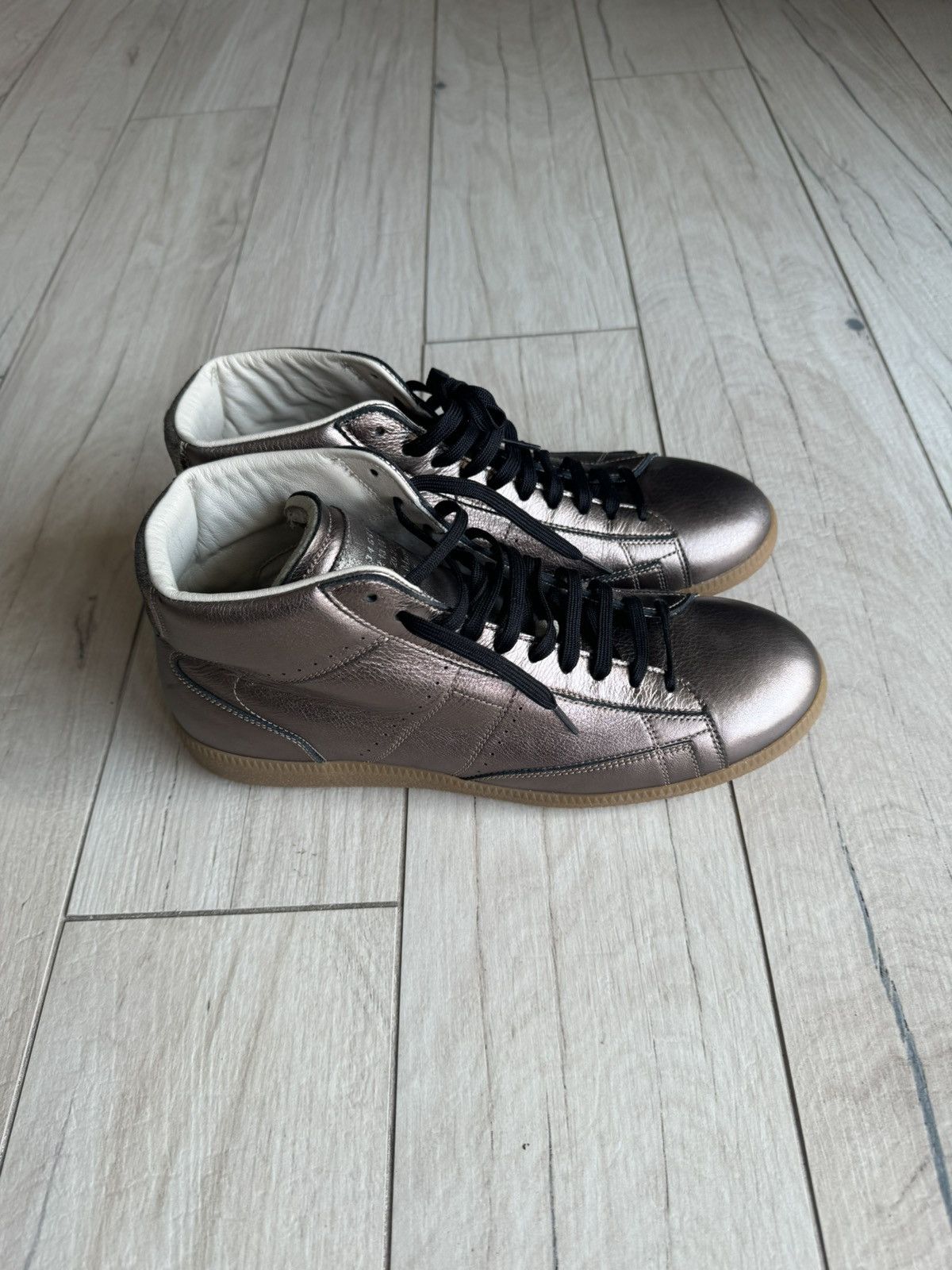 Maison Margiela Maison Margiela Foil Effect Brown High Top Sneakers Size US 11 / EU 44 - 4 Thumbnail