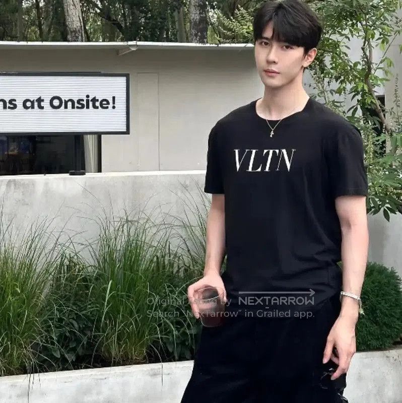 Valentino Valentino Black Cotton Men's T-Shirt . Size US M / EU 48-50 / 2 - 9 Thumbnail