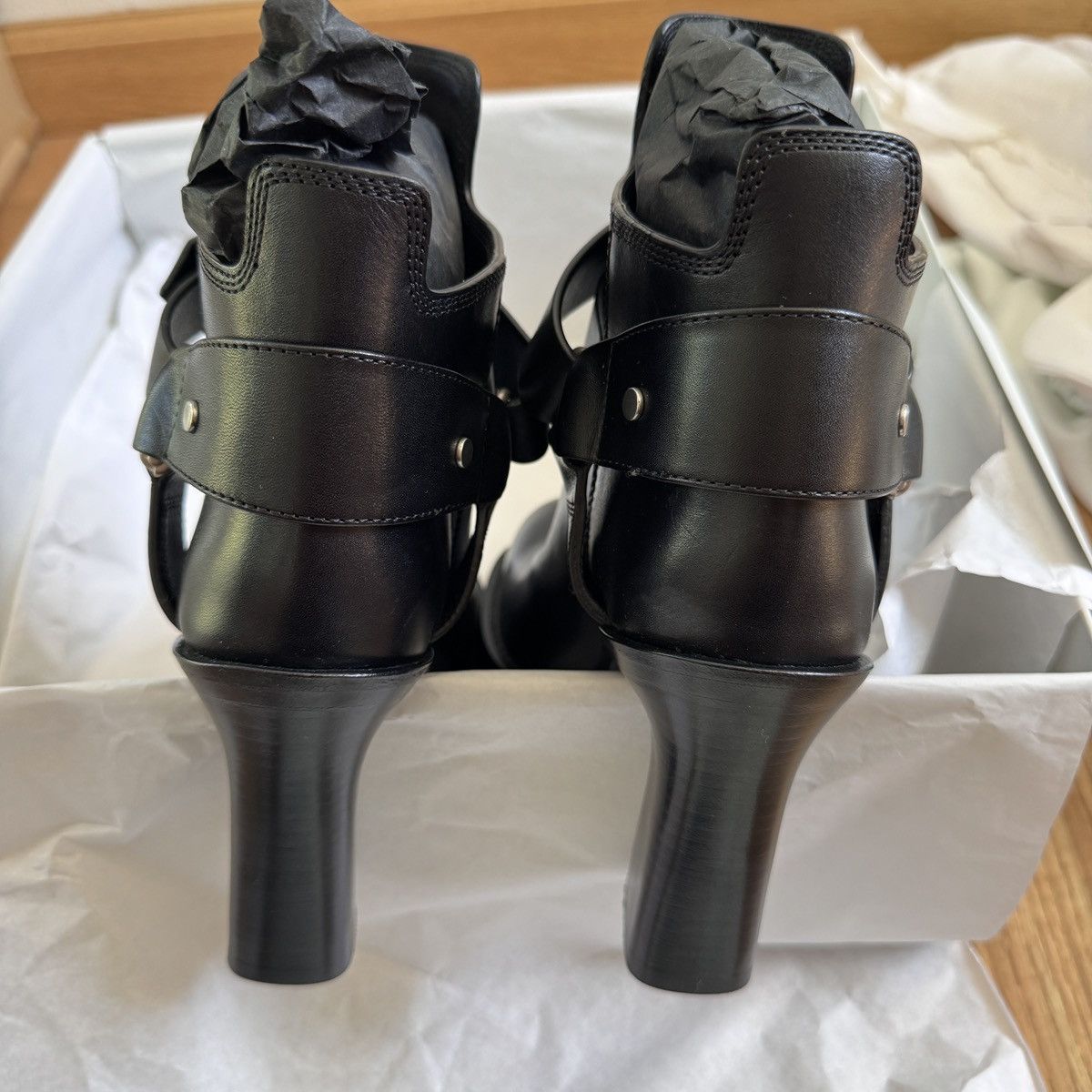 Burberry BURBERRY Women’s Stirrup leather ankle boots In Black #37.5 Size US 7.5 / IT 37.5 - 7 Thumbnail