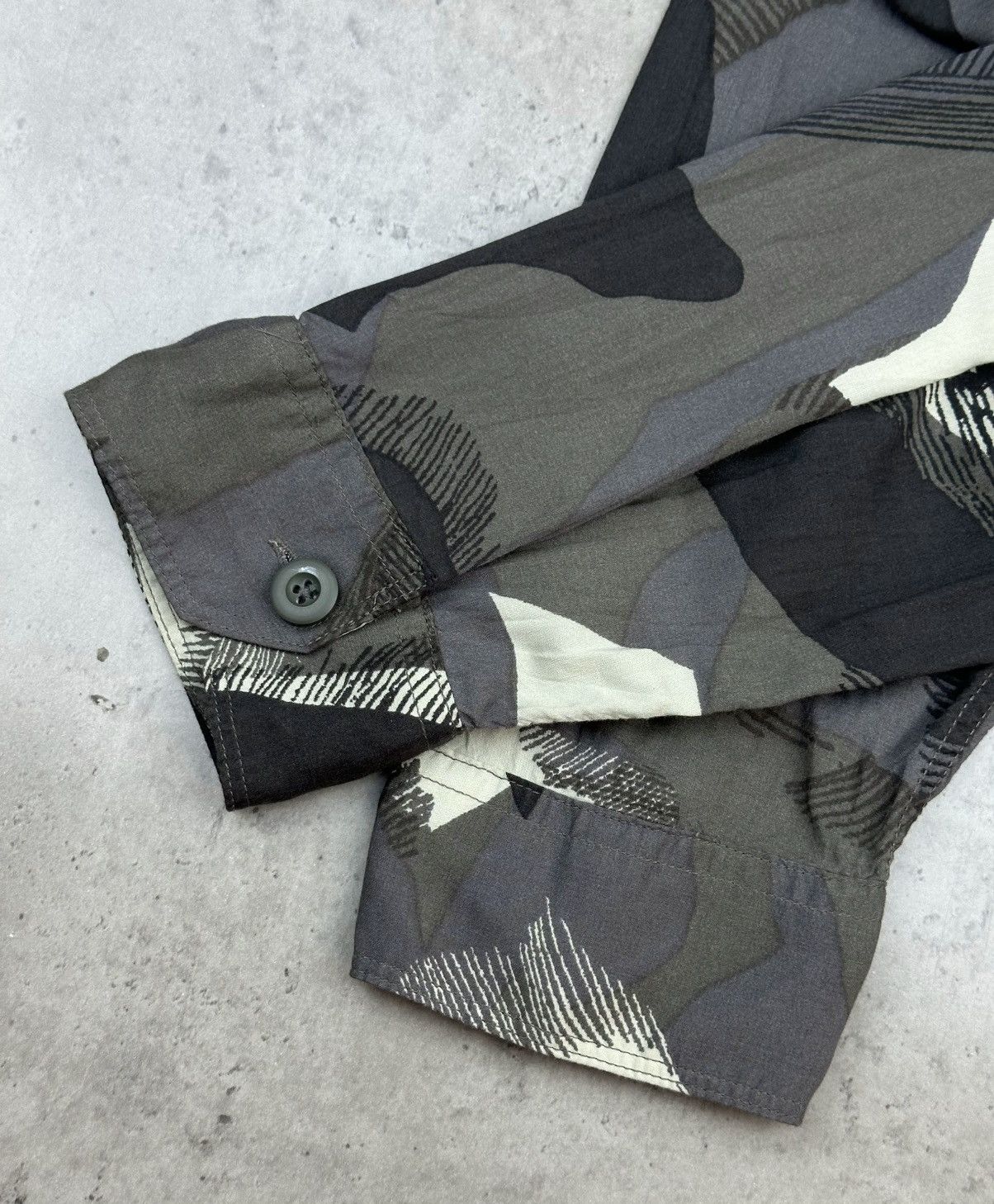 Allsaints AllSaints Fatigues Long Sleeve Shirt Camo Camouflage Viscose Size US M / EU 48-50 / 2 - 9 Thumbnail