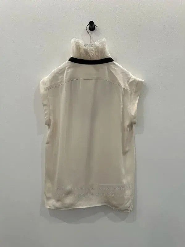Chanel Chanel Cream Silk Blouse with Ruffled Collar . Size M / US 6-8 / IT 42-44 - 2 Thumbnail
