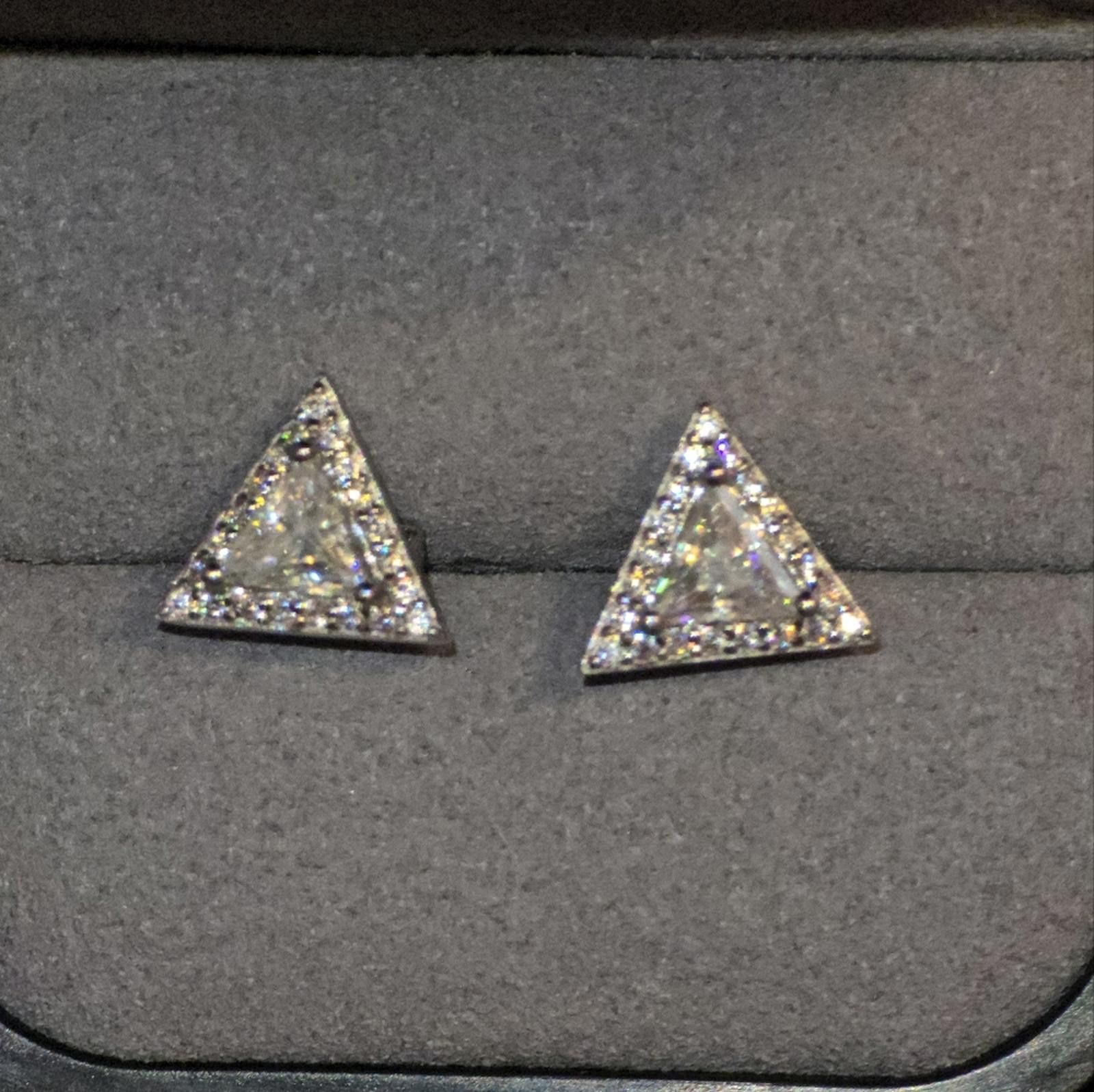 Designer Moissanite Diamond Stud Earrings. D VVS1. Genuine Moissanite Size ONE SIZE - 1 Thumbnail