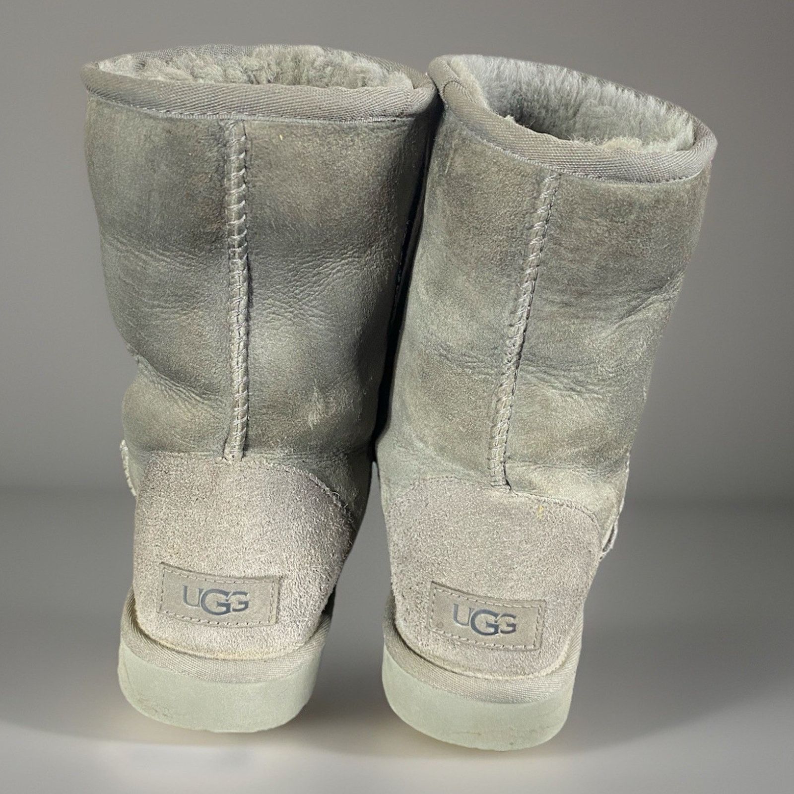 Ugg UGG Classic Short II Sz 8 Women’s Grey Sheepskin Winter Boo7 Size US 8 / IT 38 - 3 Thumbnail