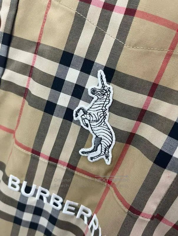 Burberry Burberry Khaki Short Sleeve Dress with Logo. Size S / US 4 / IT 40 - 6 Thumbnail