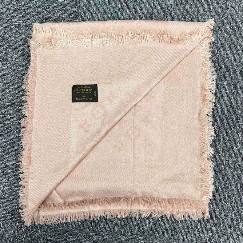 Louis Vuitton Louis Vuitton Pink presbyopic wool silk shawl Size ONE SIZE - 3 Thumbnail