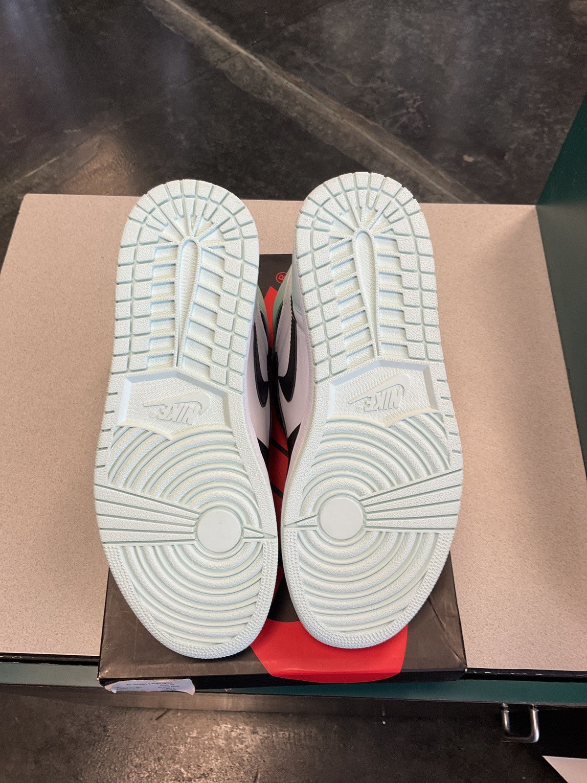 Jordan Brand × Nike Jordan 1 High Igloo Size US 10 / EU 43 - 5 Thumbnail