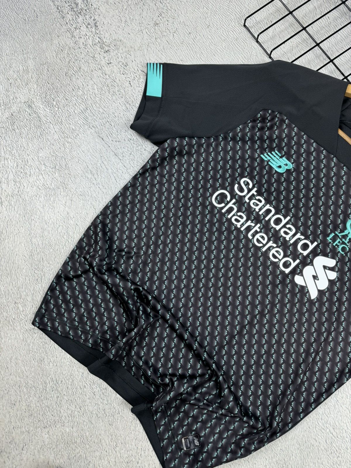 New Balance × Vintage Vintage Liverpool 2019/20 Third New Balance Jersey Blokcore Size US M / EU 48-50 / 2 - 3 Thumbnail