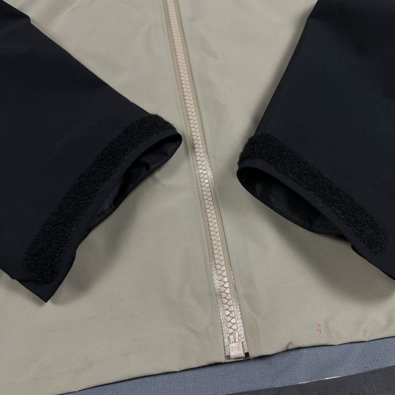 Arc'teryx Arc'teryx Beta AR Hard Shell Jacket Size US M / EU 48-50 / 2 - 4 Thumbnail