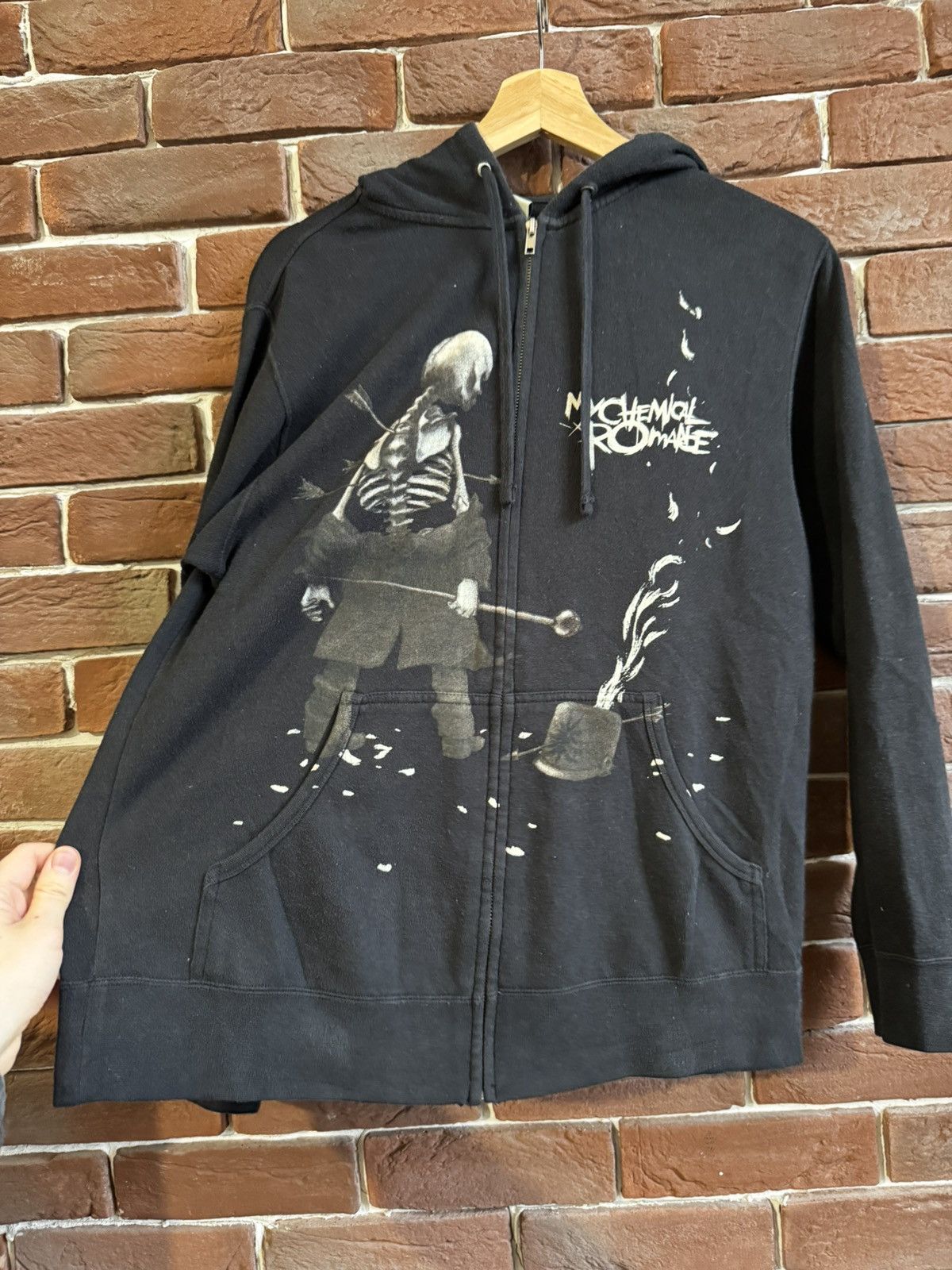 Band Tees VINTAGE MY CHEMICAL ROMANCE Skeleton BAND HOODIE RARE S Blac Size US S / EU 44-46 / 1 - 3 Thumbnail