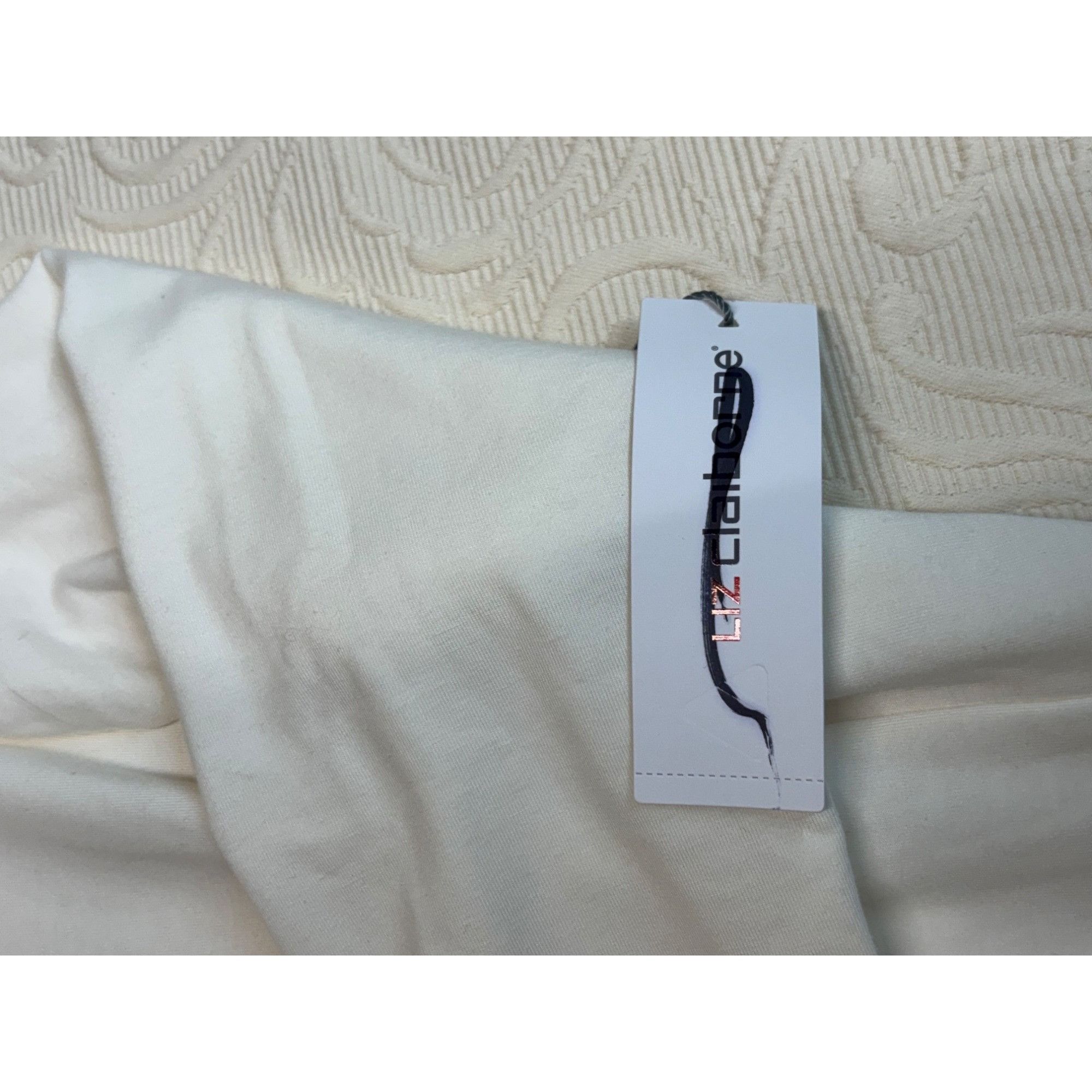 Liz Claiborne Liz Claiborne Women’s faux-Henley Tee, Crema, Size M Size S / US 4 / IT 40 - 9 Thumbnail