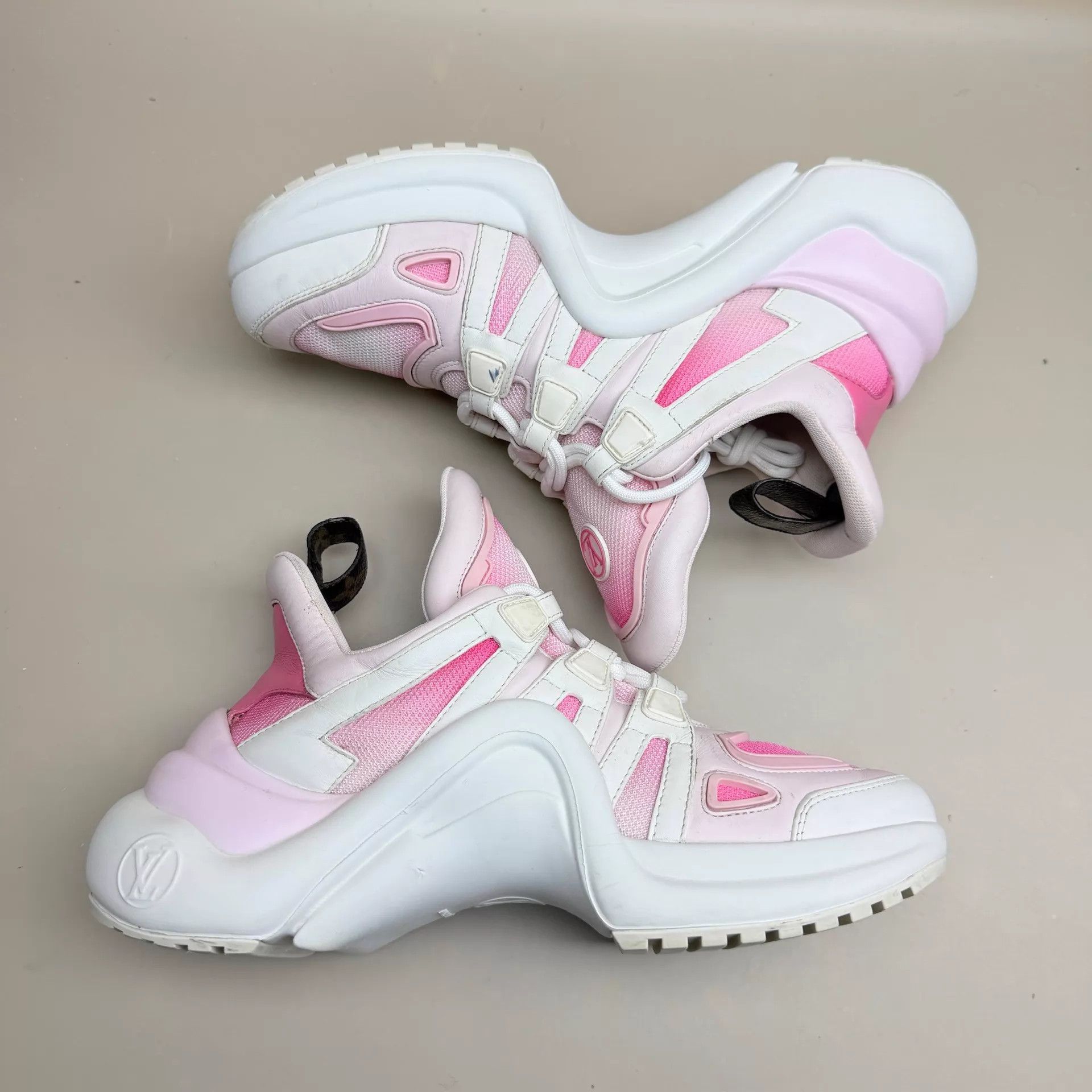 Louis Vuitton LV Arch Pink White Gradient Dad Sneaker 37.5 95N Size US 7 / IT 37 - 4 Thumbnail