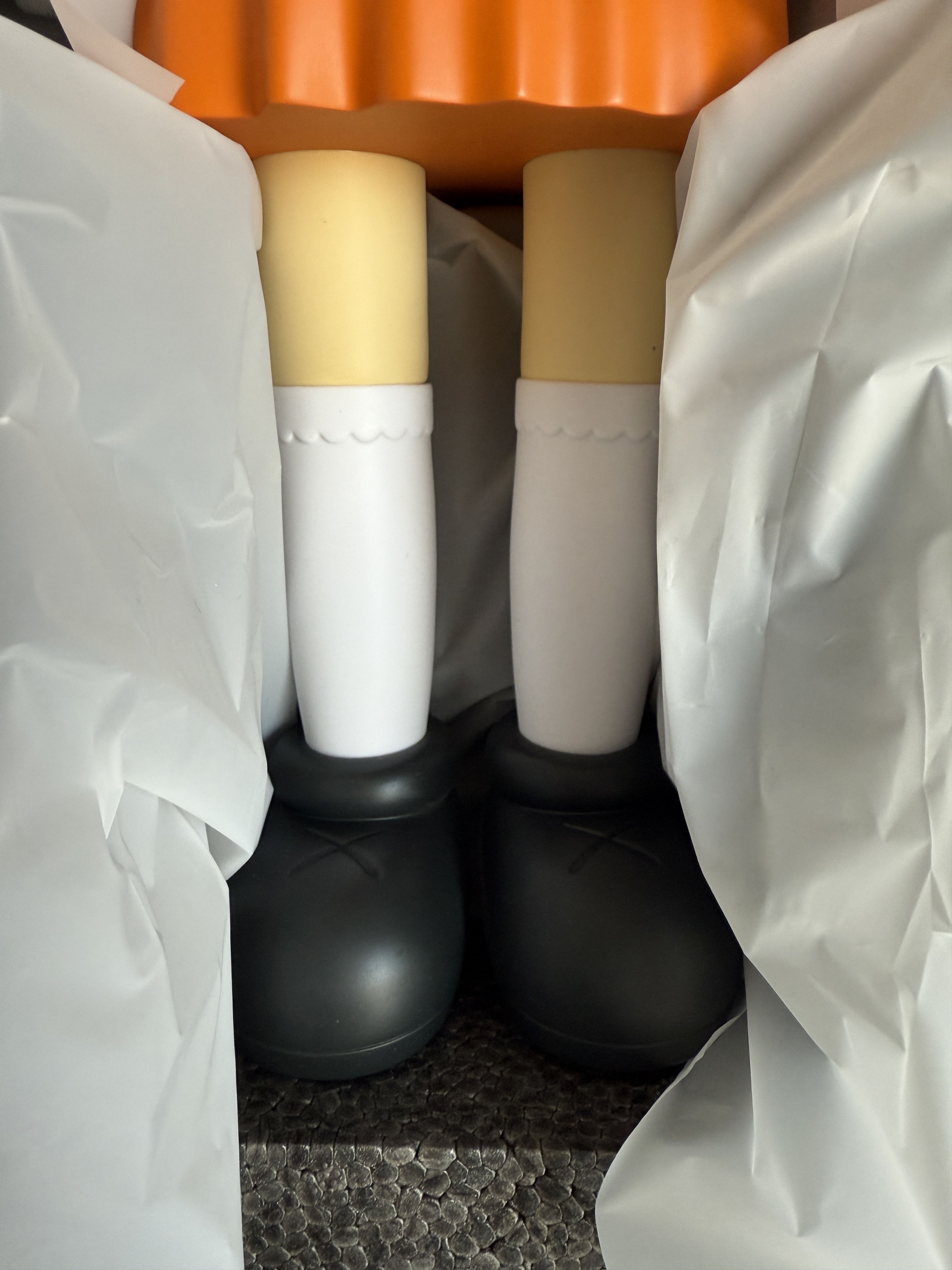 Kaws KAWS YOUNG-HEE Figure (Coloured) Size ONE SIZE - 17 Thumbnail