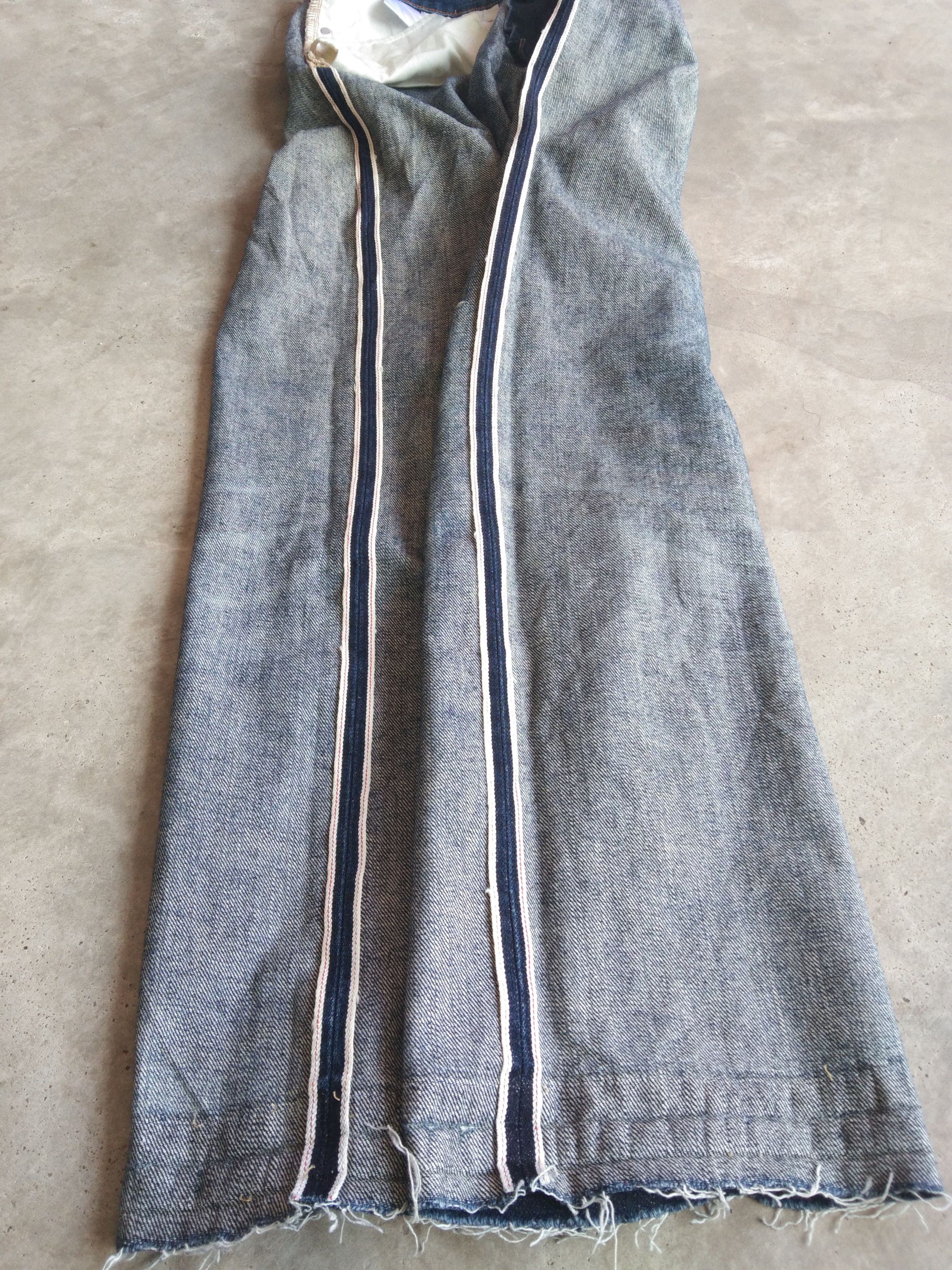 Japanese Brand Vintage Dirty Uniqlo Redline Selvedge Distressed Jeans 30x29 Size US 33 - 3 Thumbnail