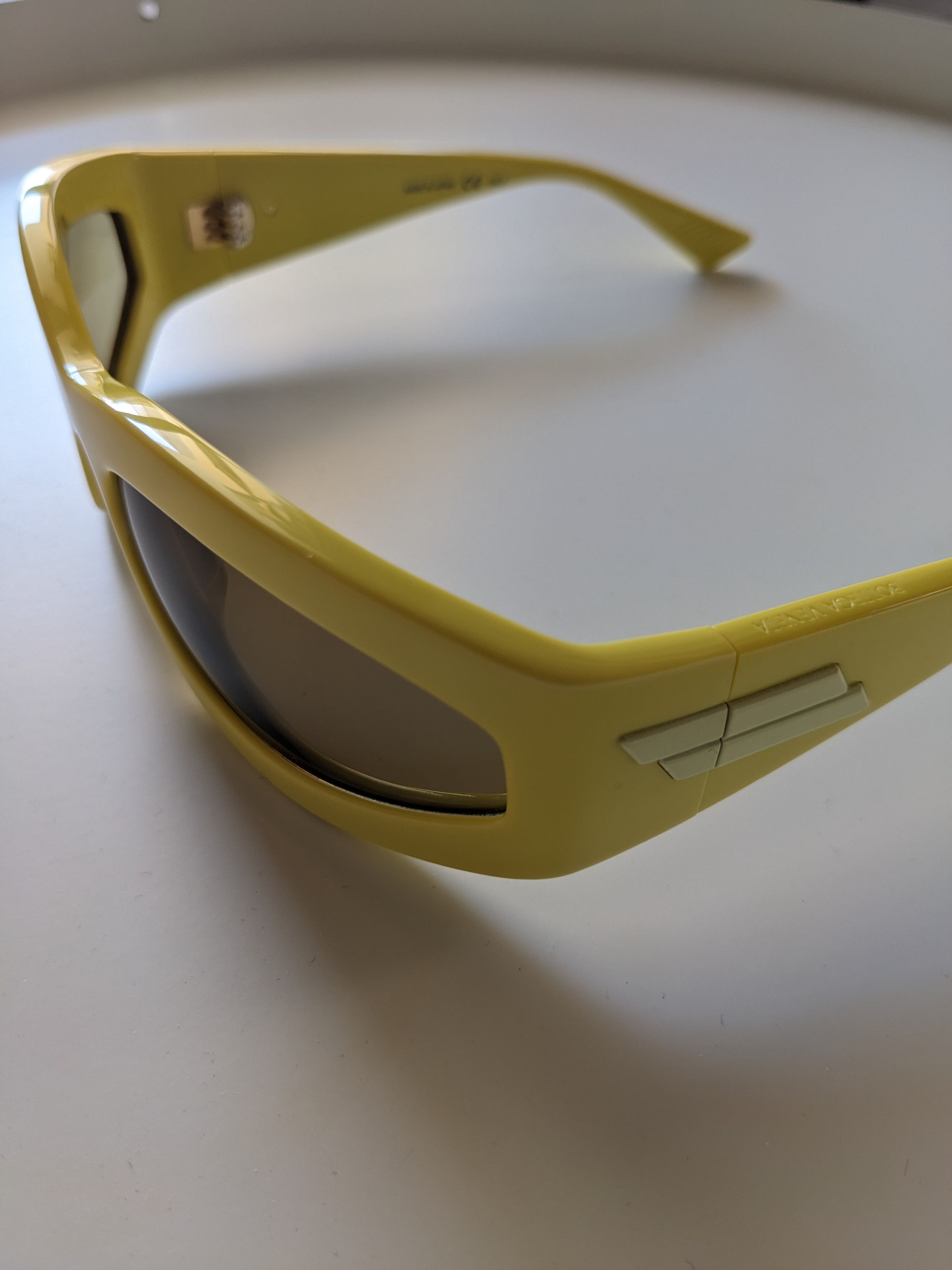 Bottega Veneta® Classic Oval Sunglasses in Havana/yellow