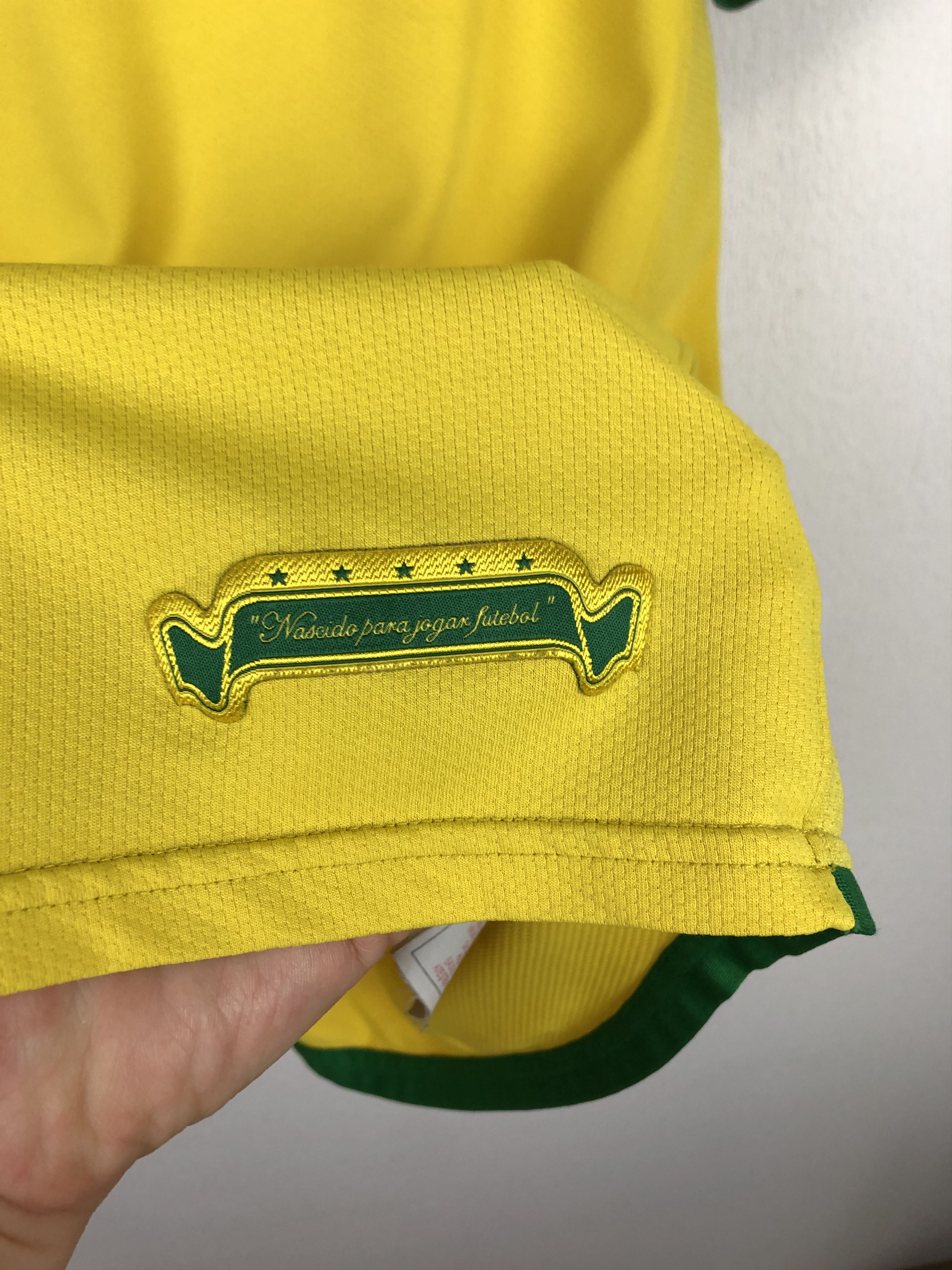 Nike Brazil Home football shirt 2006 Soccer Nike Jersey Trikot Size US M / EU 48-50 / 2 - 4 Thumbnail
