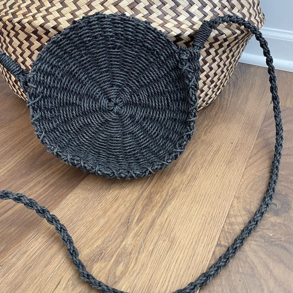 Urban Outfitters Urban Outfitters Round Straw Crossbody Purse Black Bag Size ONE SIZE - 2 Thumbnail