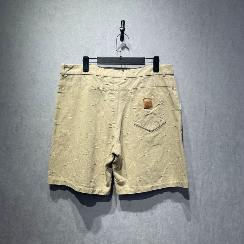 Louis Vuitton Louis Vuitton size US 54 Casual shorts with full logo short Size US 38 / EU 54 - 2 Thumbnail