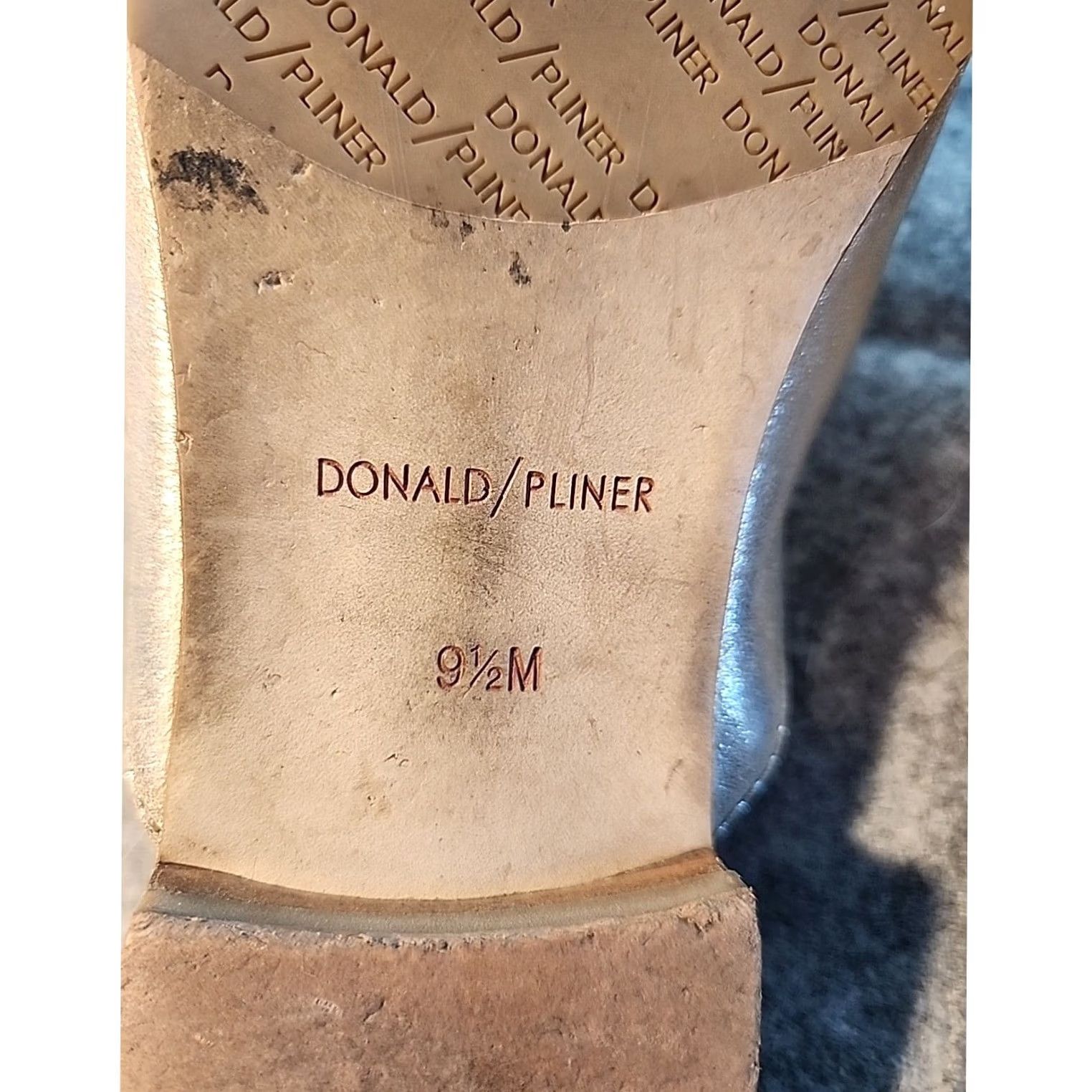 Donald Pliner Donald Pliner Metallic Gold Leather Mules Slides Loafers Women's Size US 10 / IT 40 - 8 Thumbnail