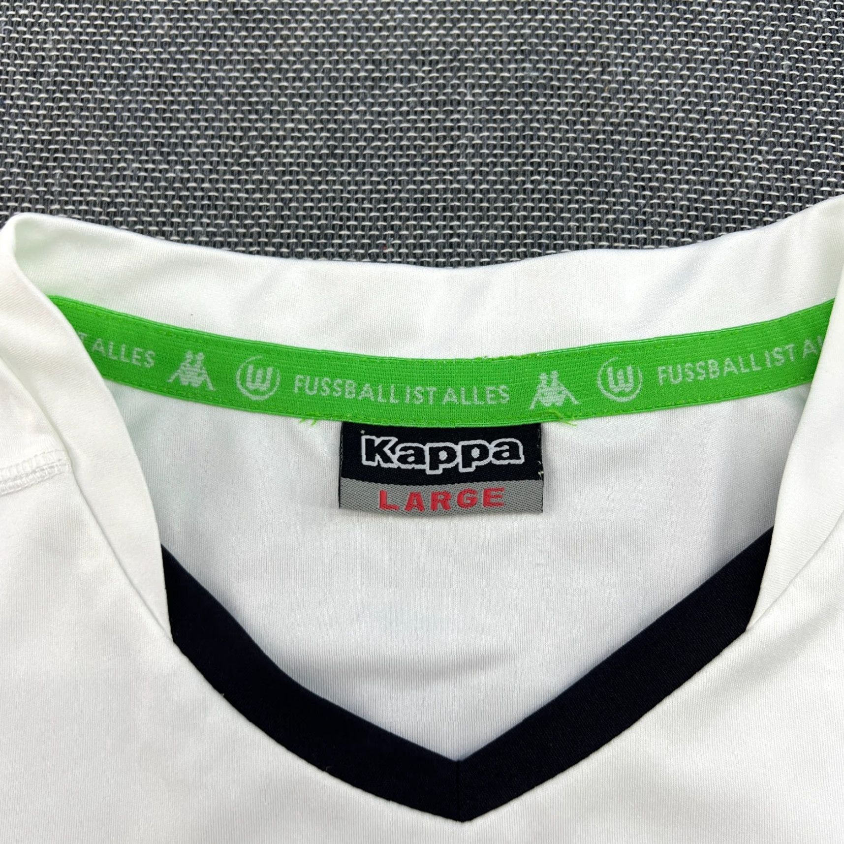 Kappa Kappa VFL Wolfsburg 2014 2015 Training Jersey Football Mens L White Short Sleeve Pullover Round Neck Moisture Wicking Quick Dry Sports Jersey Mens Size US L / EU 52-54 / 3 - 5 Thumbnail