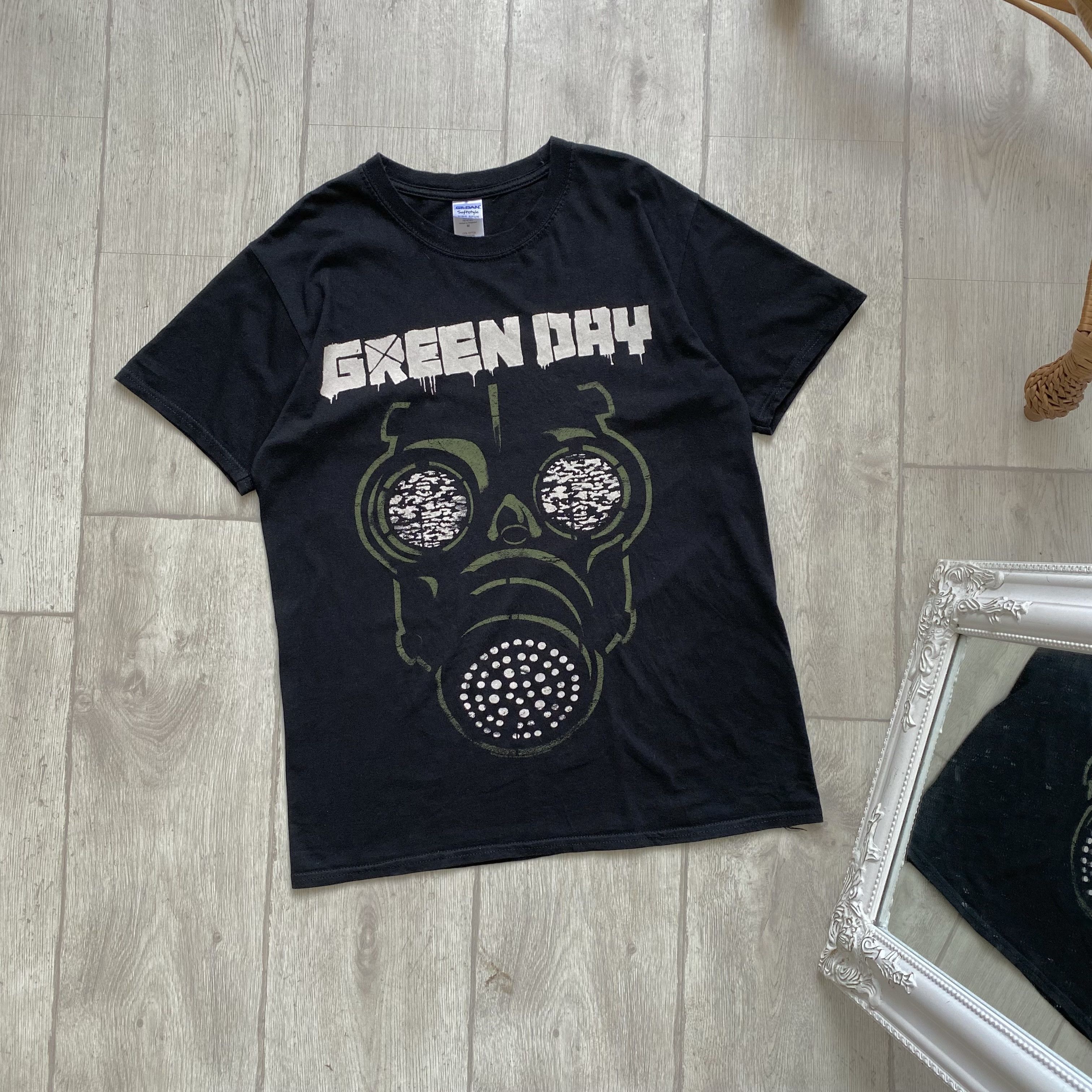 Band Tees Vintage Green Day Gasmask Logo tee Y2k punk rock Size US M / EU 48-50 / 2 - 1 Thumbnail