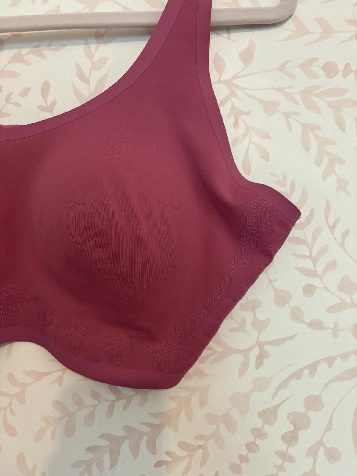 Designer NWOT VS Pink Comfortable XXL Wireless Bra in Rich Pink Size ONE SIZE - 3 Thumbnail