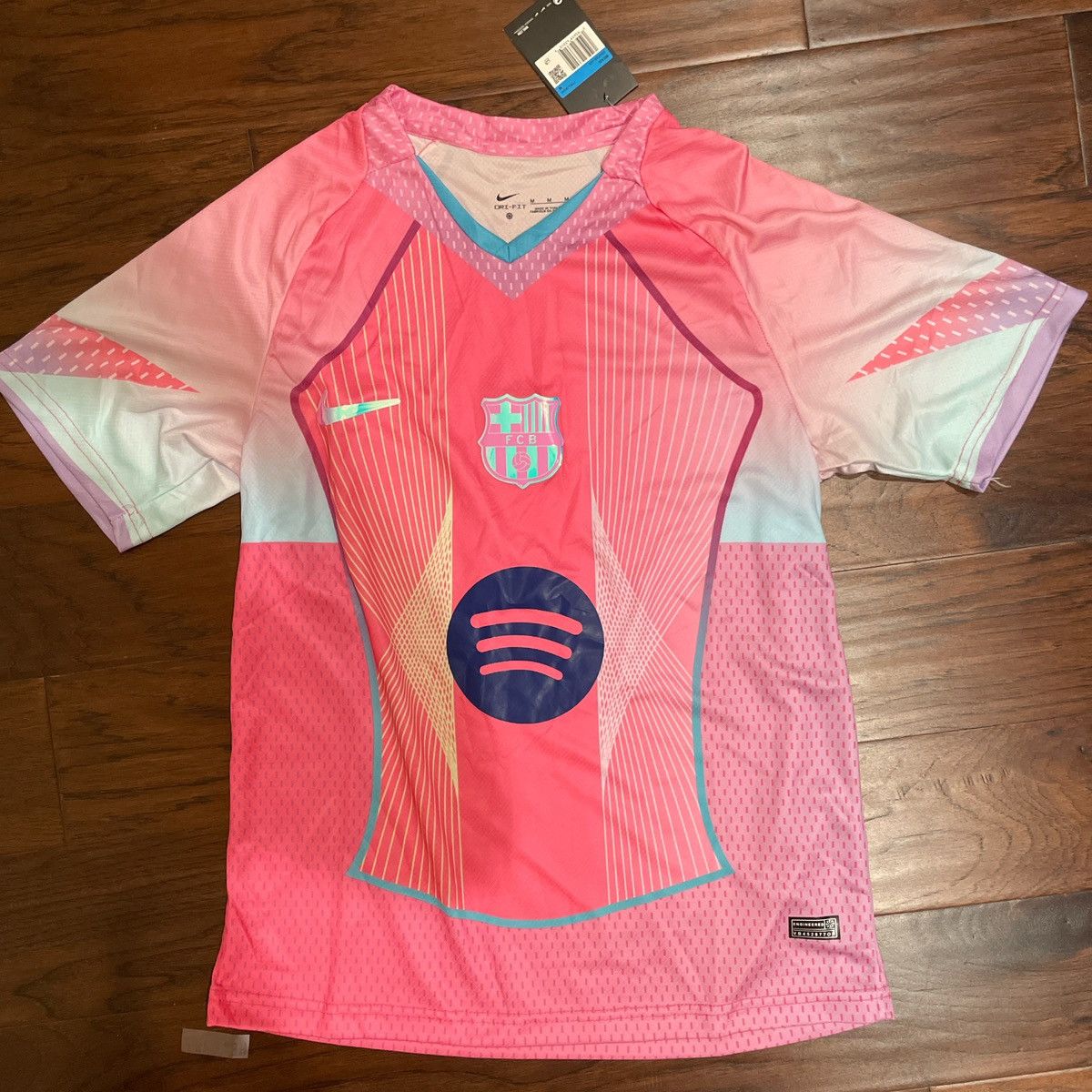 Nike BARCA PINK LIMITED EDITION JERSEY 2025/26 Size US L / EU 52-54 / 3 - 1 Thumbnail