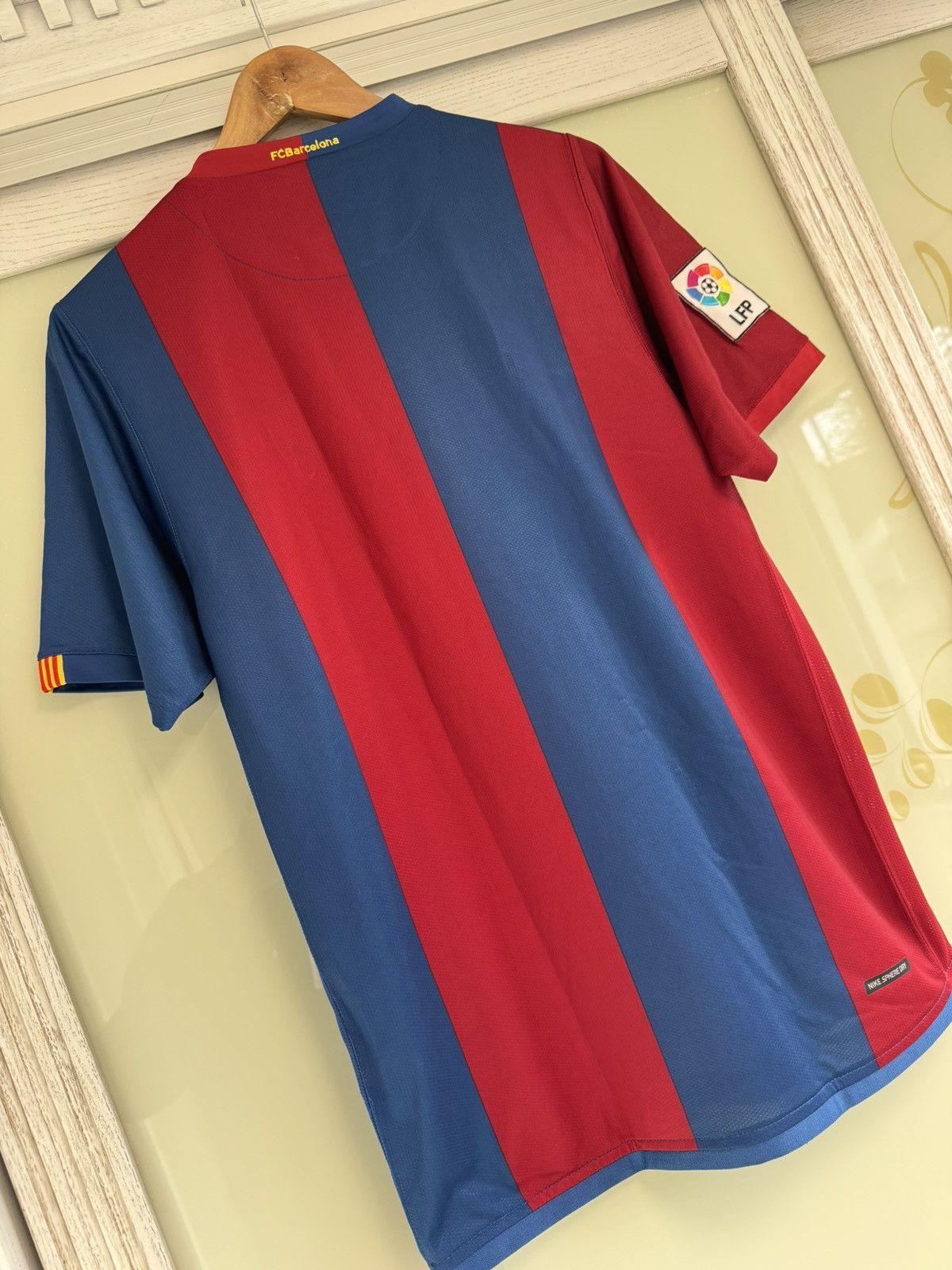 Nike Vintage Barcelona 2006-2007 Home Soccer Jersey Football Kit Size US M / EU 48-50 / 2 - 7 Thumbnail