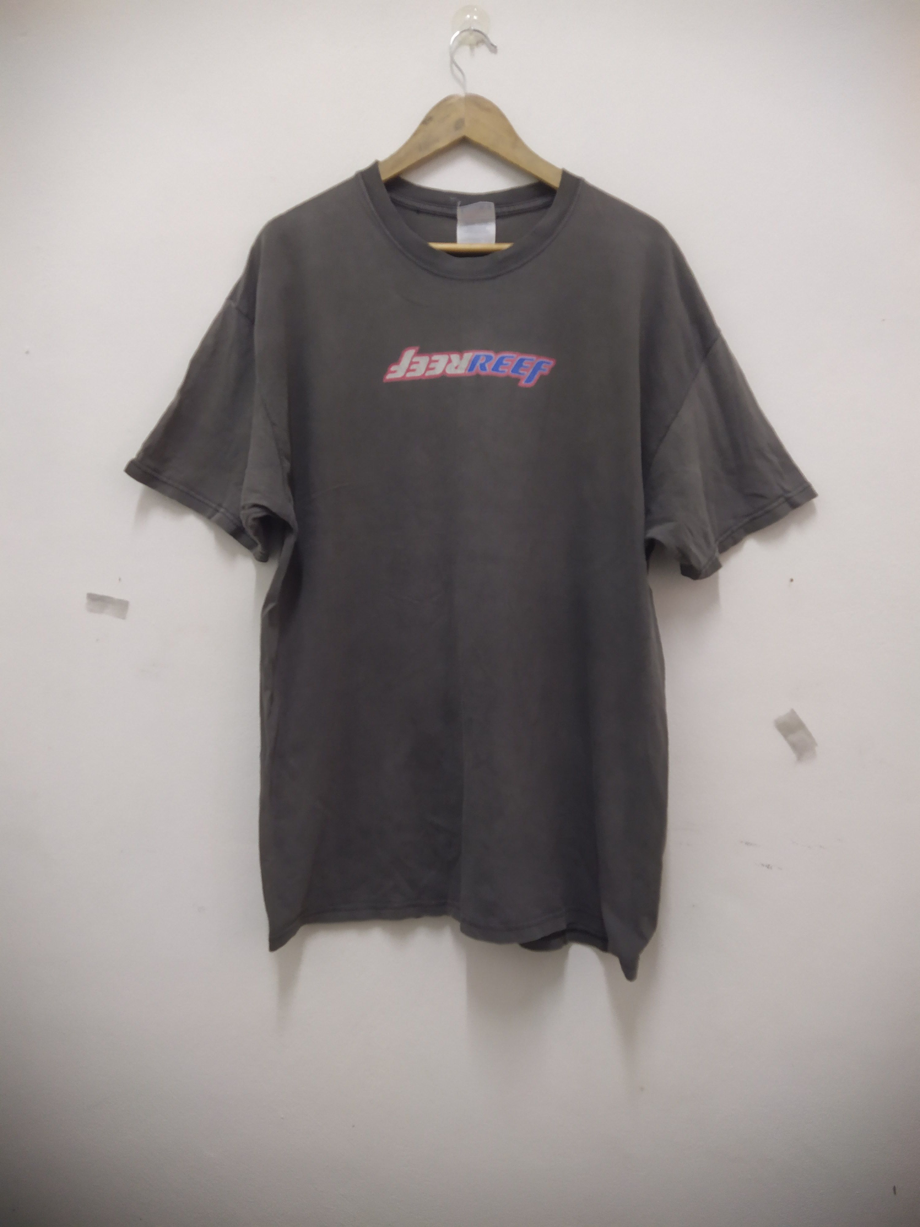 REEF Vintage 90s REEF Surfboards T-Shirt Hanes Beefy-T Fade Size US XL / EU 56 / 4 - 3 Thumbnail