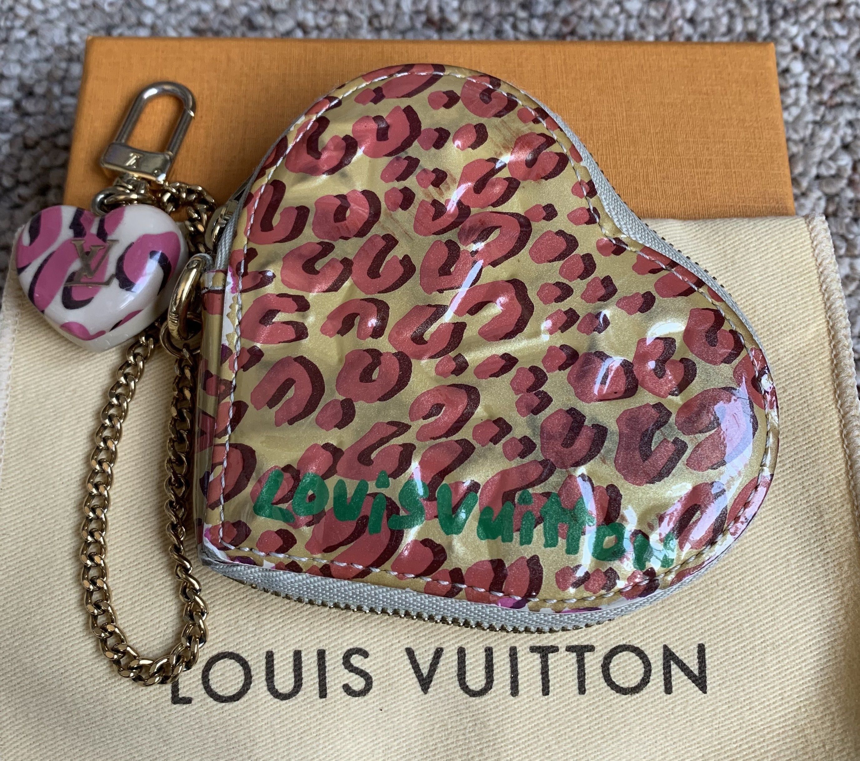 Louis Vuitton S/S 2008 Vuitton x Sprouse Leopard Monogram Heart Pouch Size ONE SIZE - 3 Thumbnail