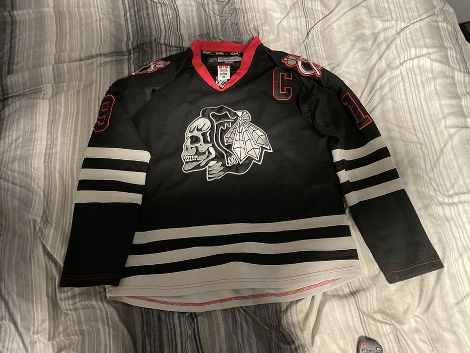 Chicago blackhawks hotsell skull jersey