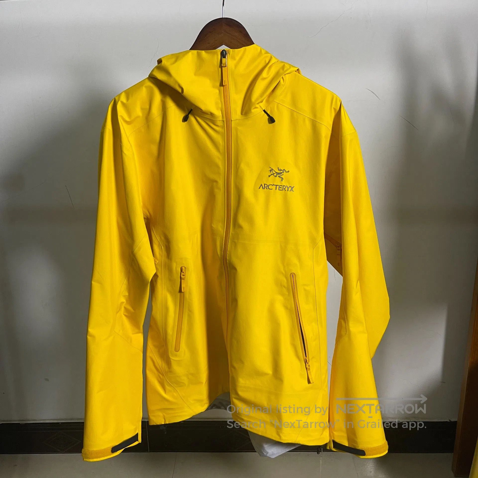 Arc'teryx Arcteryx Beta LT Men's Hardshell Jacket. Size US L / EU 52-54 / 3 - 1 Thumbnail
